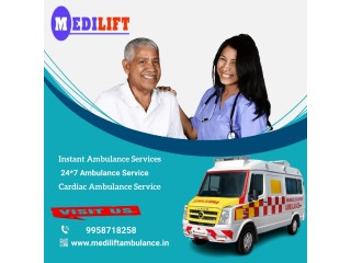 Rapid care Ambulance Service in Dwarikapuri by Medilift Ambulance Service